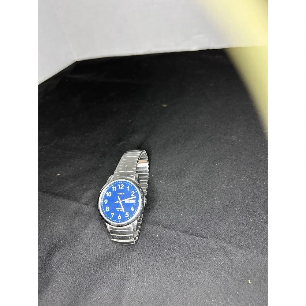 Watch - Picture 1 of 2